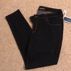Old Navy dark wash jeans - BNWT
